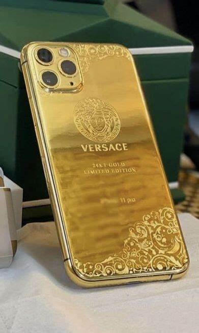 versace cover for iphone 11